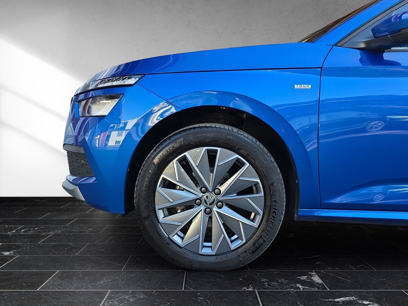 SKODA Kamiq 1.5 TSI Tour DSG, Petrol, Ex-demonstrator, Automatic - 4