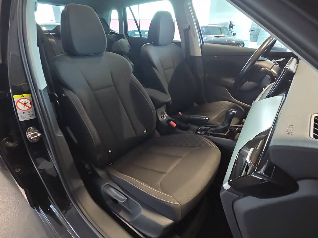 SKODA Kamiq 1.0 TSI Ambition DSG, Petrol, Ex-demonstrator, Automatic - 3