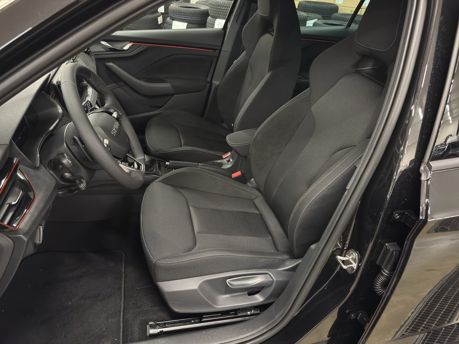 SKODA Kamiq 1.0 TSI Dynamic DSG, Benzin, Neuwagen, Automat - 6