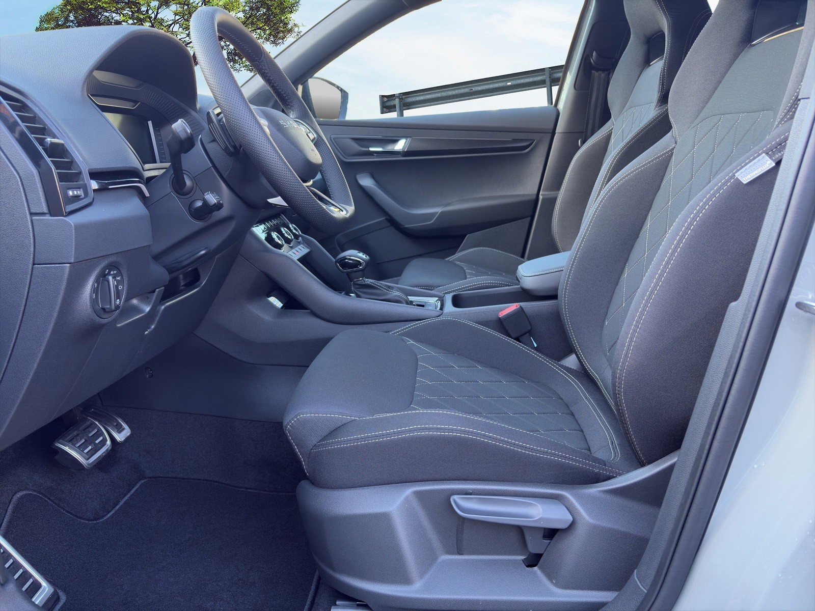 SKODA Karoq 2.0 TSI Dynamic Limited Edition 4x4 DSG, Essence, Voiture nouvelle, Automatique - 7