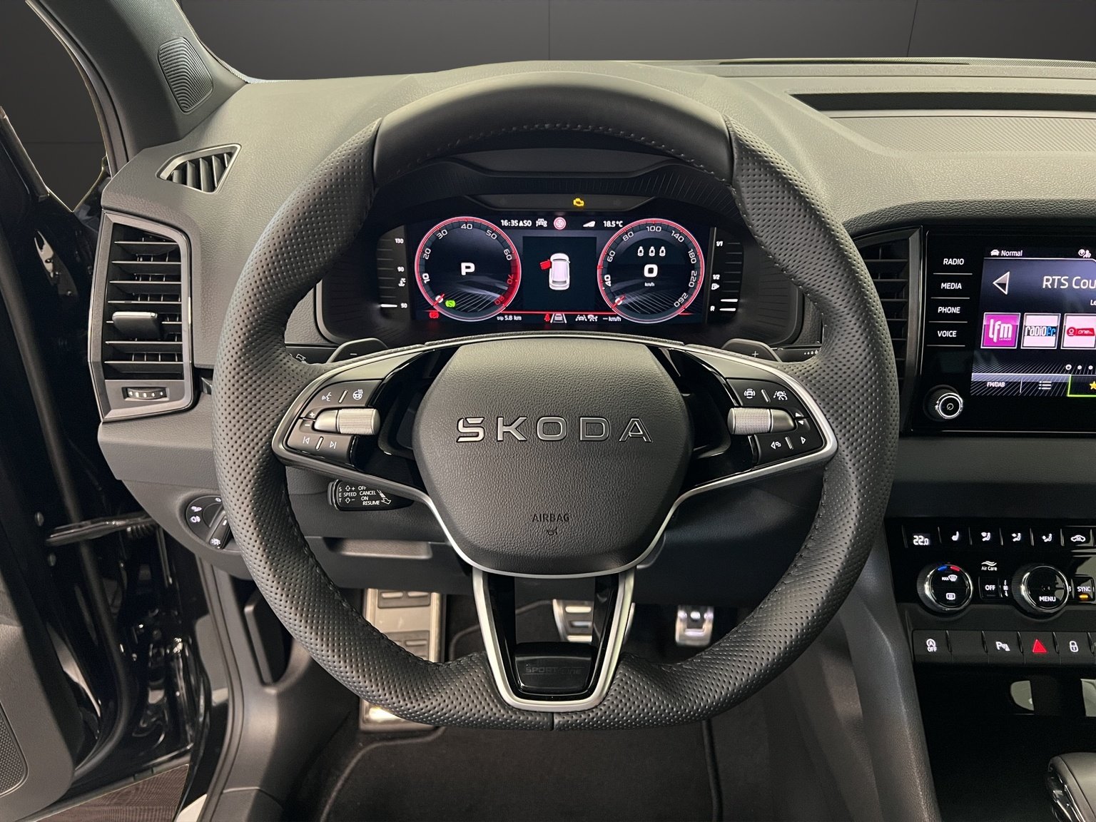 SKODA Karoq 2.0 TSI Dynamic Limited Edition 4x4 DSG, Benzin, Neuwagen, Automatik - 7