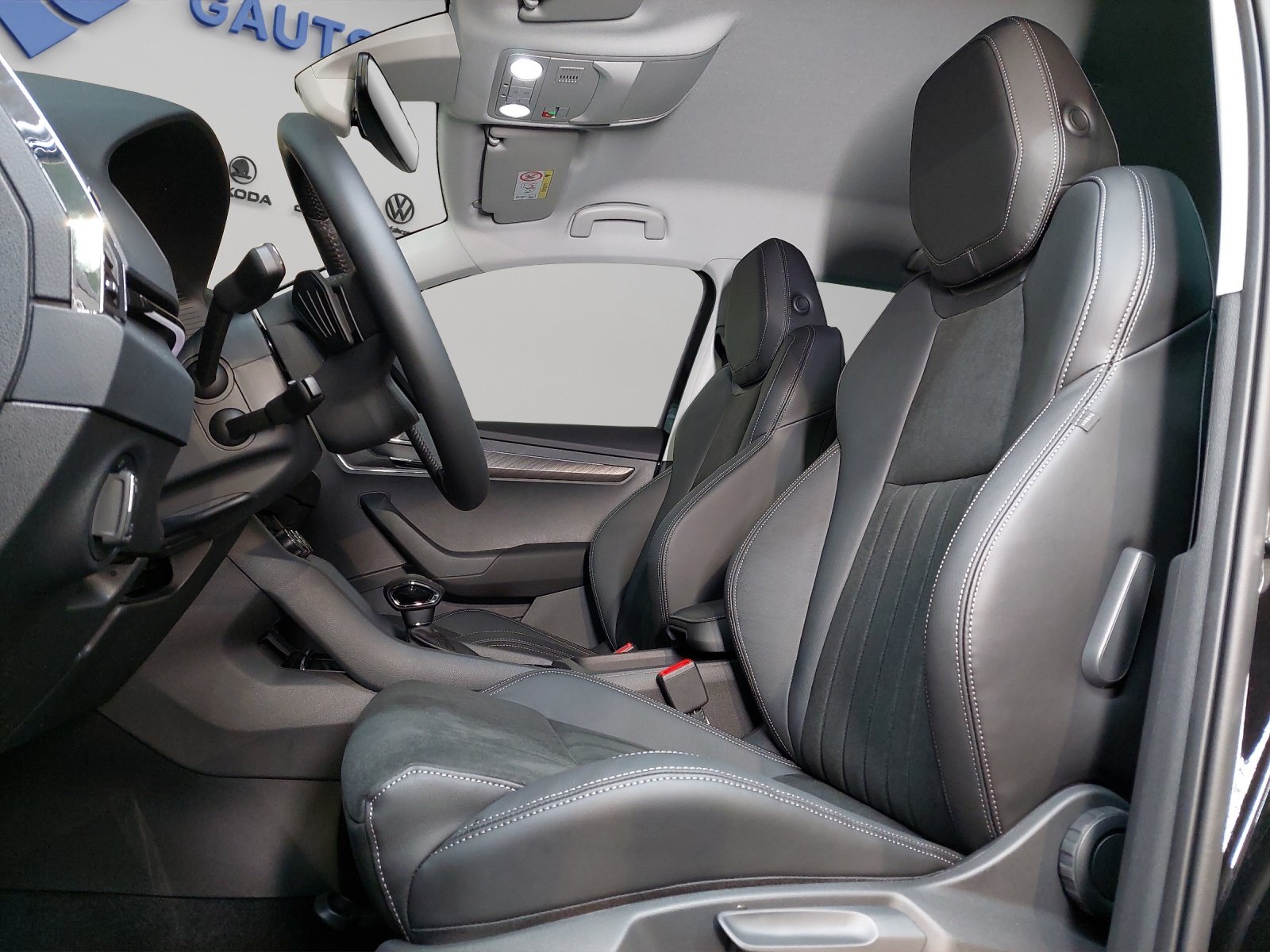 SKODA Karoq 1.5 TSI Dynamic DSG, Benzin, Neuwagen, Automatik - 6
