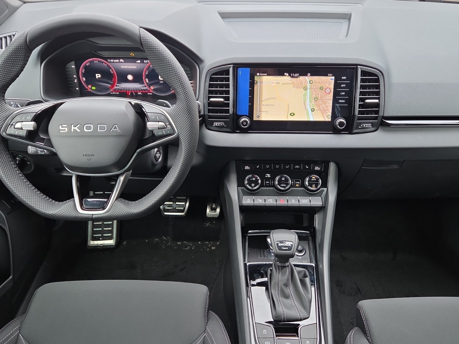 SKODA Karoq 2.0 TSI SportLine 4x4 DSG, Benzin, Neuwagen, Automatik - 7