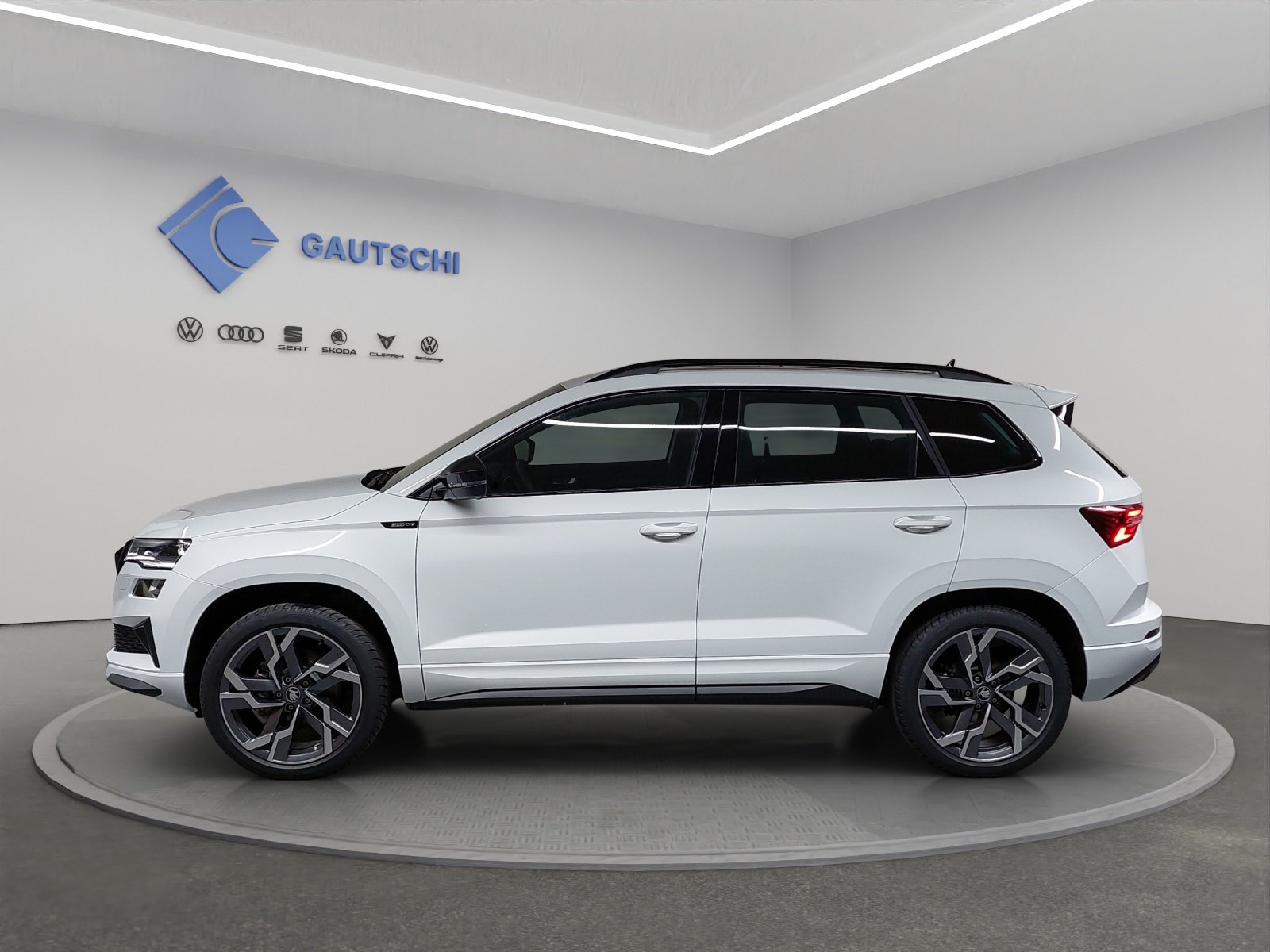 SKODA Karoq 2.0 TSI SportLine 4x4 DSG, Petrol, New car, Automatic - 2