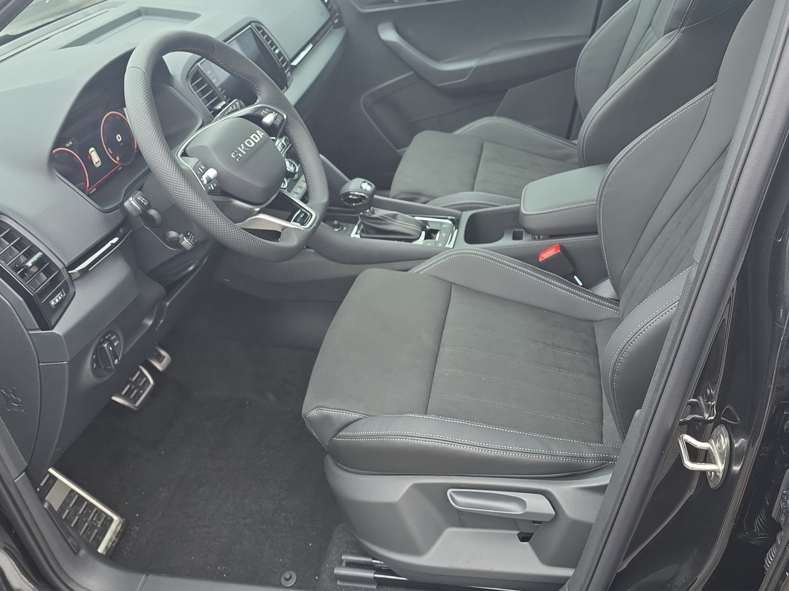 SKODA Karoq 2.0 TSI SportLine 4x4 DSG, Benzina, Auto nuove, Automatico - 4