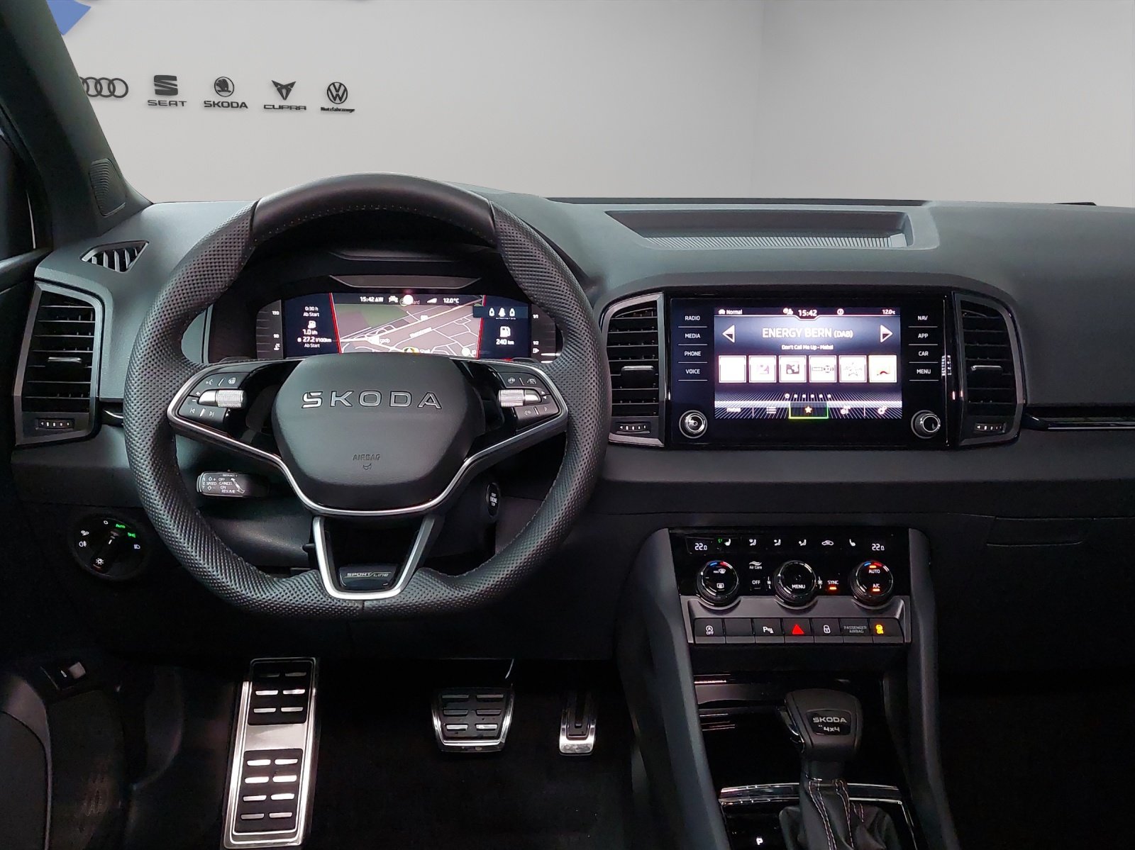 SKODA Karoq 2.0 TSI SportLine 4x4 DSG, Benzin, Neuwagen, Automatik - 7