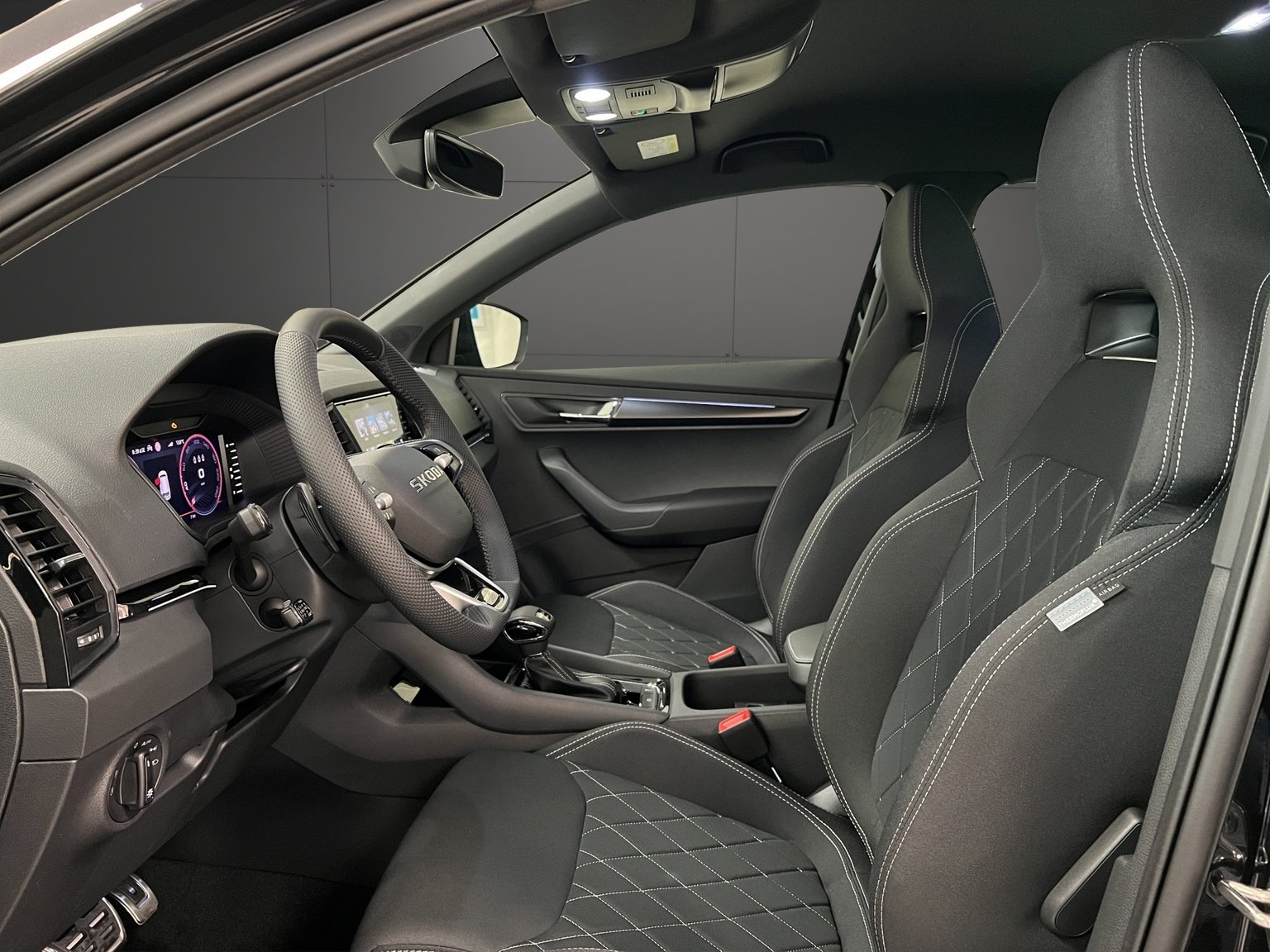 SKODA Karoq 2.0 TSI SportLine 4x4 DSG, Essence, Voiture nouvelle, Automatique - 6