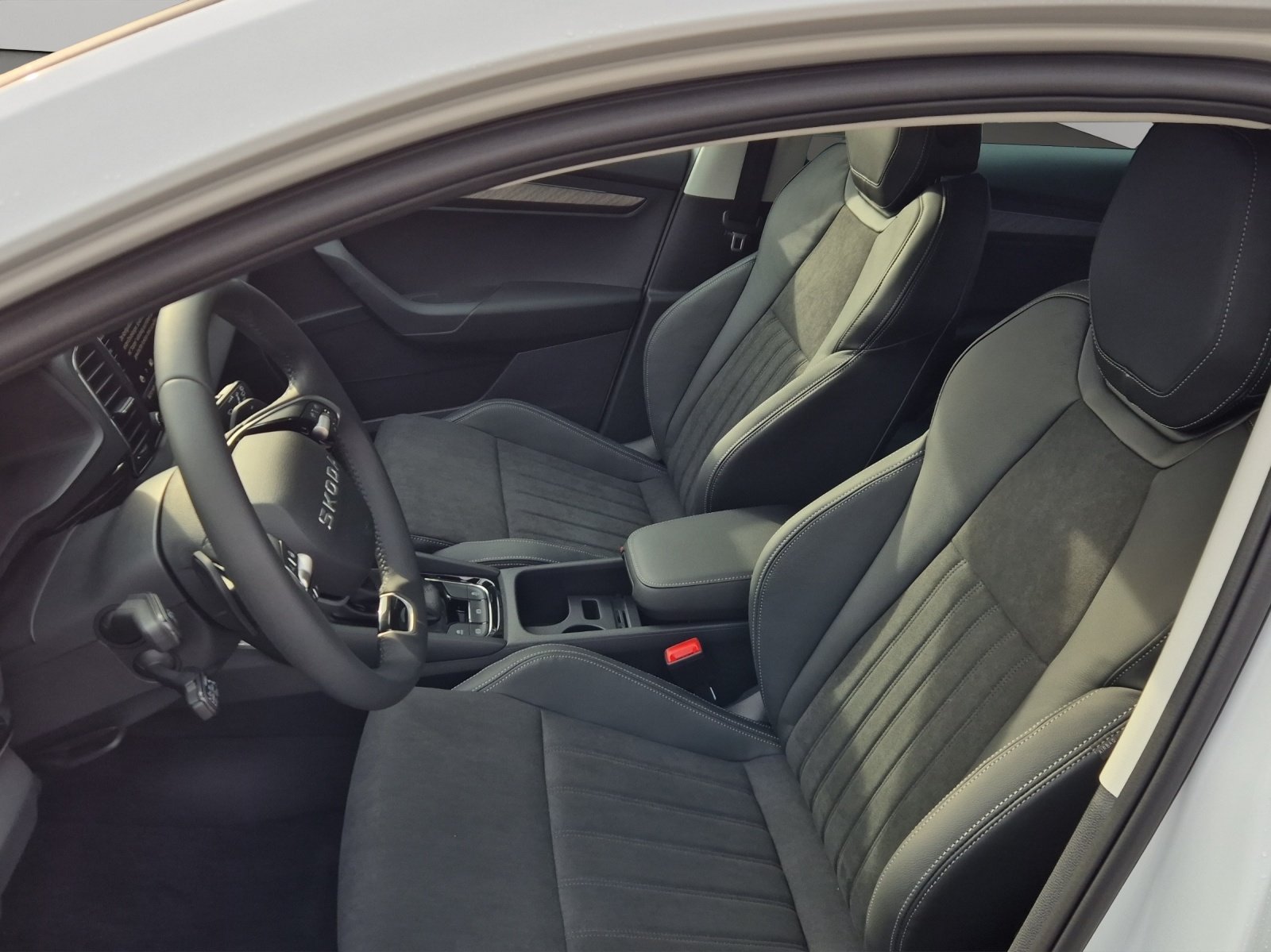 SKODA Karoq 1.5 TSI Dynamic DSG, Benzina, Auto nuove, Automatico - 6
