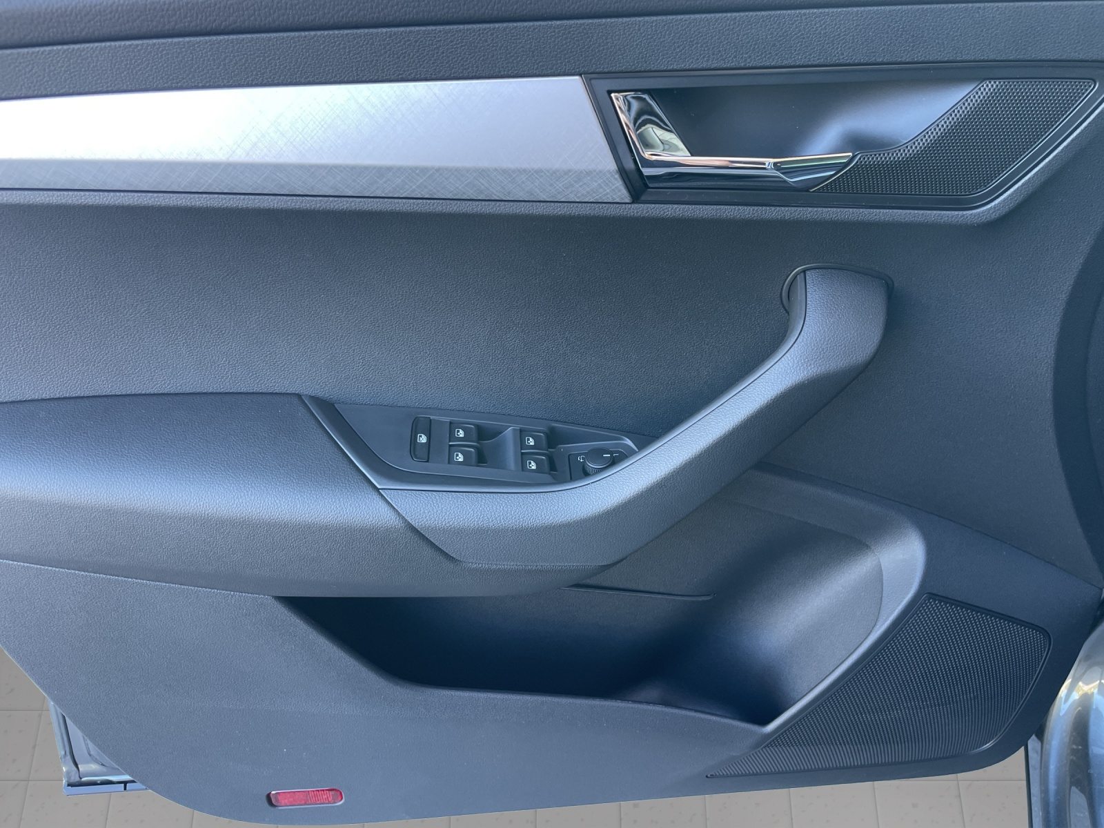 SKODA Karoq Selection, Benzin, Neuwagen, Handschaltung - 6