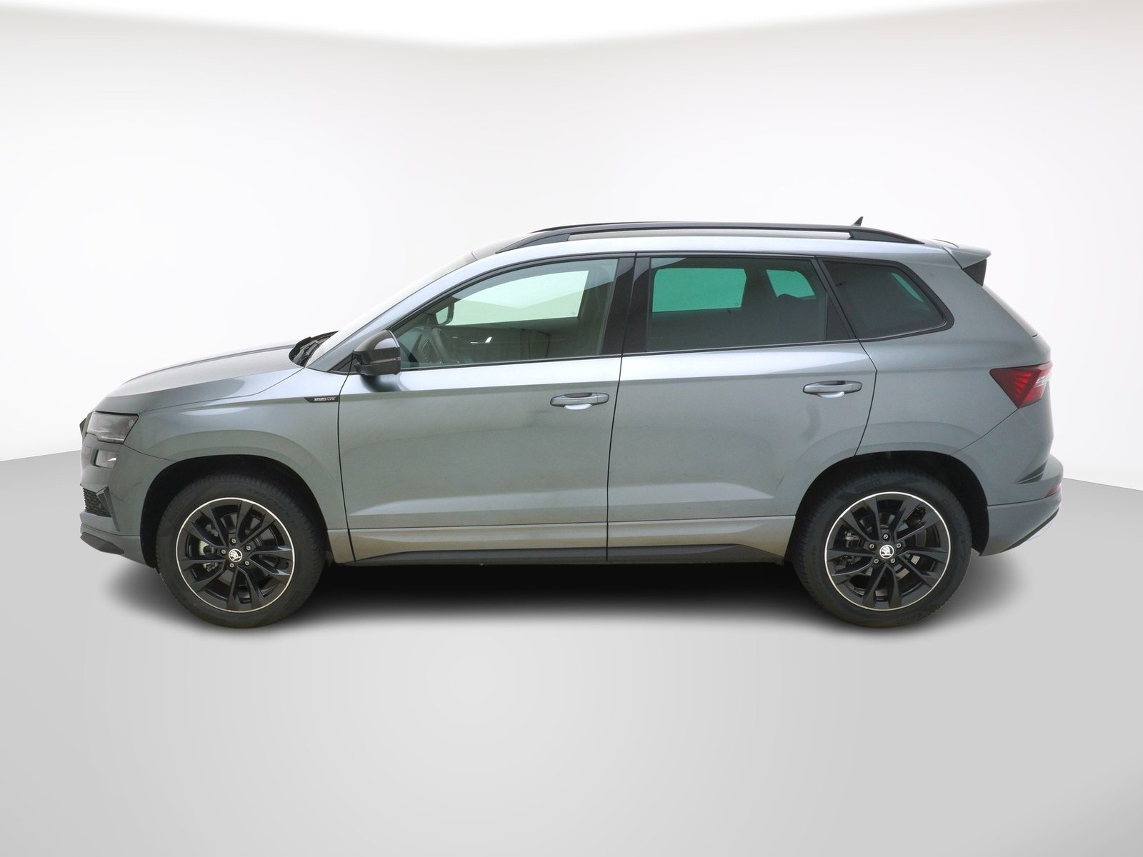 SKODA Karoq 2.0 TSI SportLine DSG 4x4, Petrol, New car, Automatic - 2