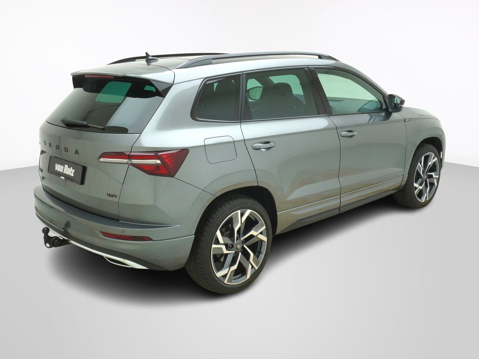 SKODA Karoq 2.0 TSI SportLine DSG 4x4, Petrol, New car, Automatic - 5