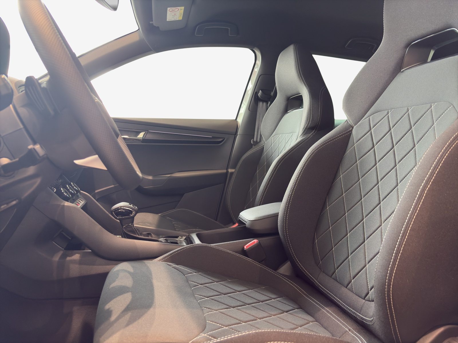 SKODA Karoq «Dynamic» Limited Edition (Netto), Essence, Voiture nouvelle, Automatique - 6