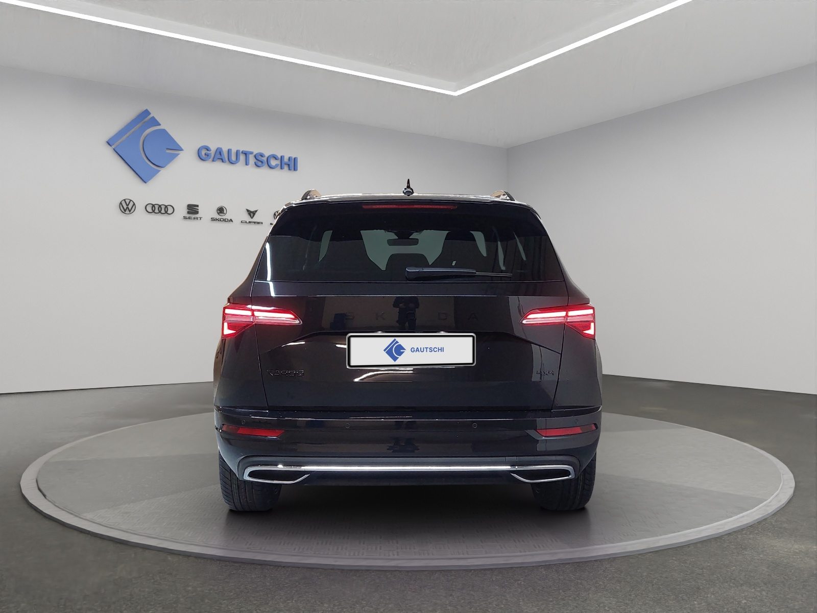 SKODA Karoq Sportline, Petrol, New car, Automatic - 4