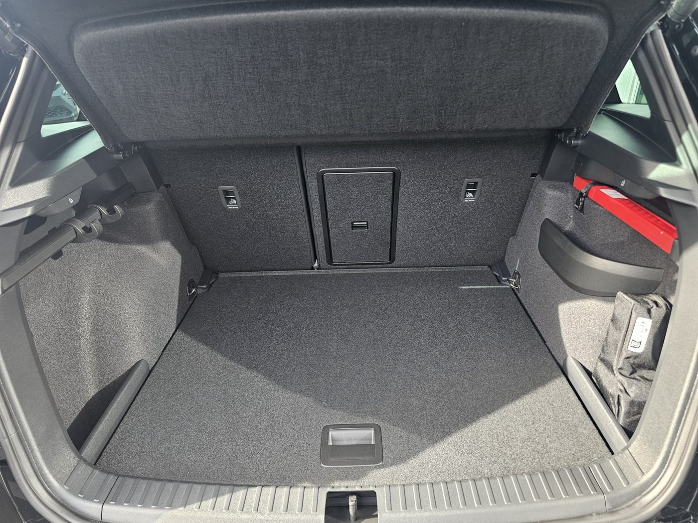 SKODA Karoq «Dynamic» Limited Edition (Netto), Benzina, Auto nuove, Automatico - 6
