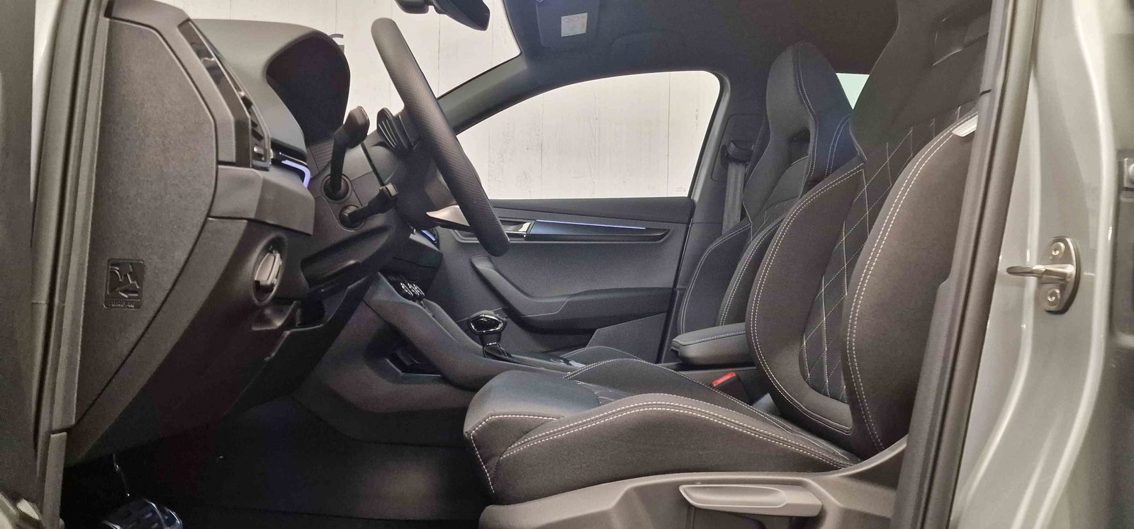 SKODA Karoq Sportline, Benzina, Auto nuove, Automatico - 4