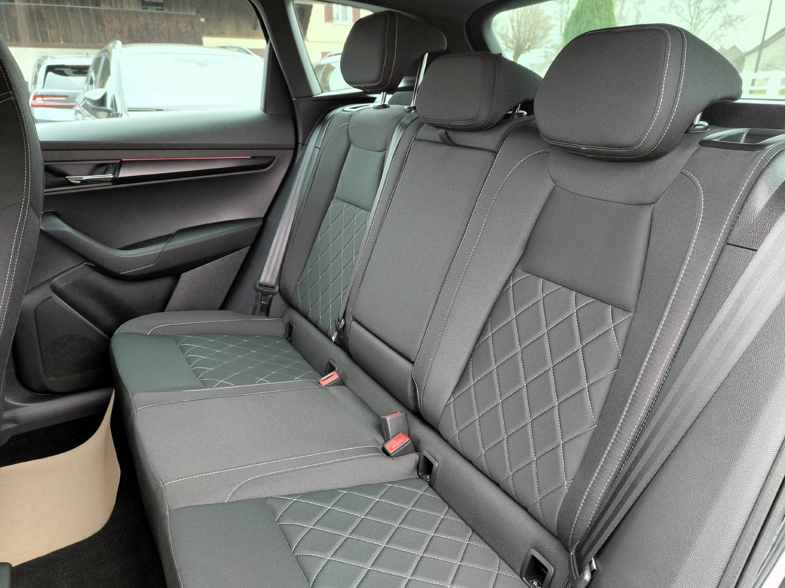 SKODA Karoq 2.0 TDI SportLine 4x4 DSG, Diesel, Auto nuove, Automatico - 7