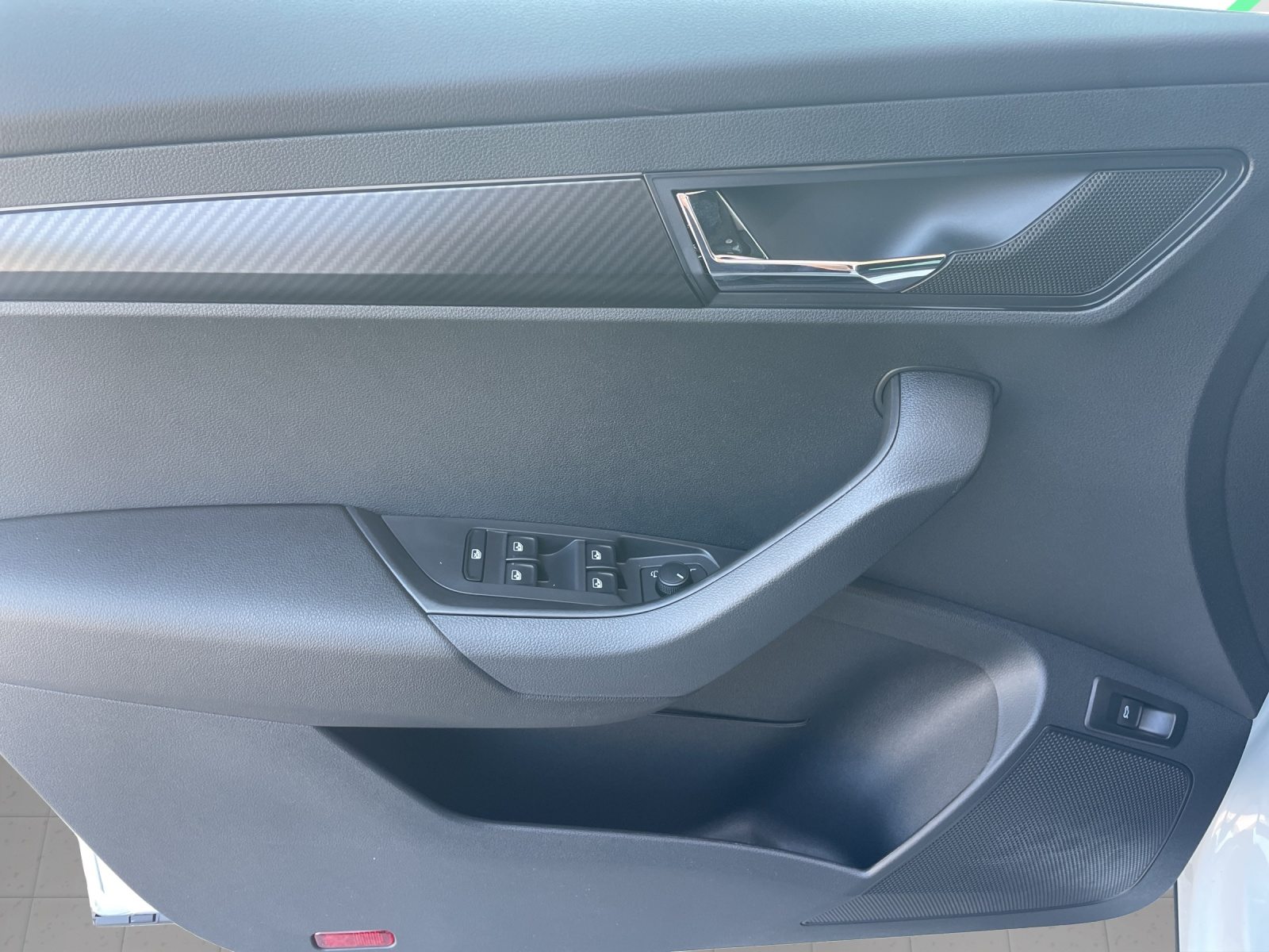 SKODA Karoq Sportline, Benzin, Neuwagen, Automatik - 6