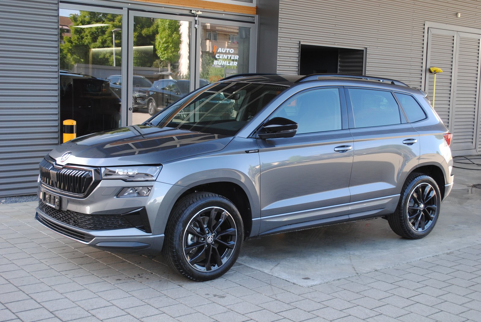 SKODA Karoq 1.5 TSI SportLine DSG, Benzin, Neuwagen, Automatik - 3