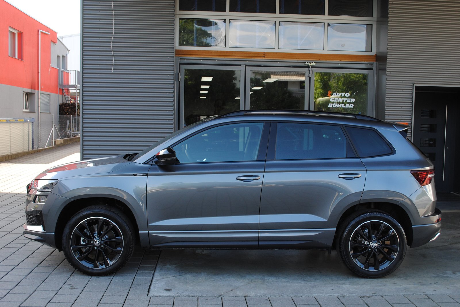 SKODA Karoq 1.5 TSI SportLine DSG, Benzin, Neuwagen, Automatik - 4