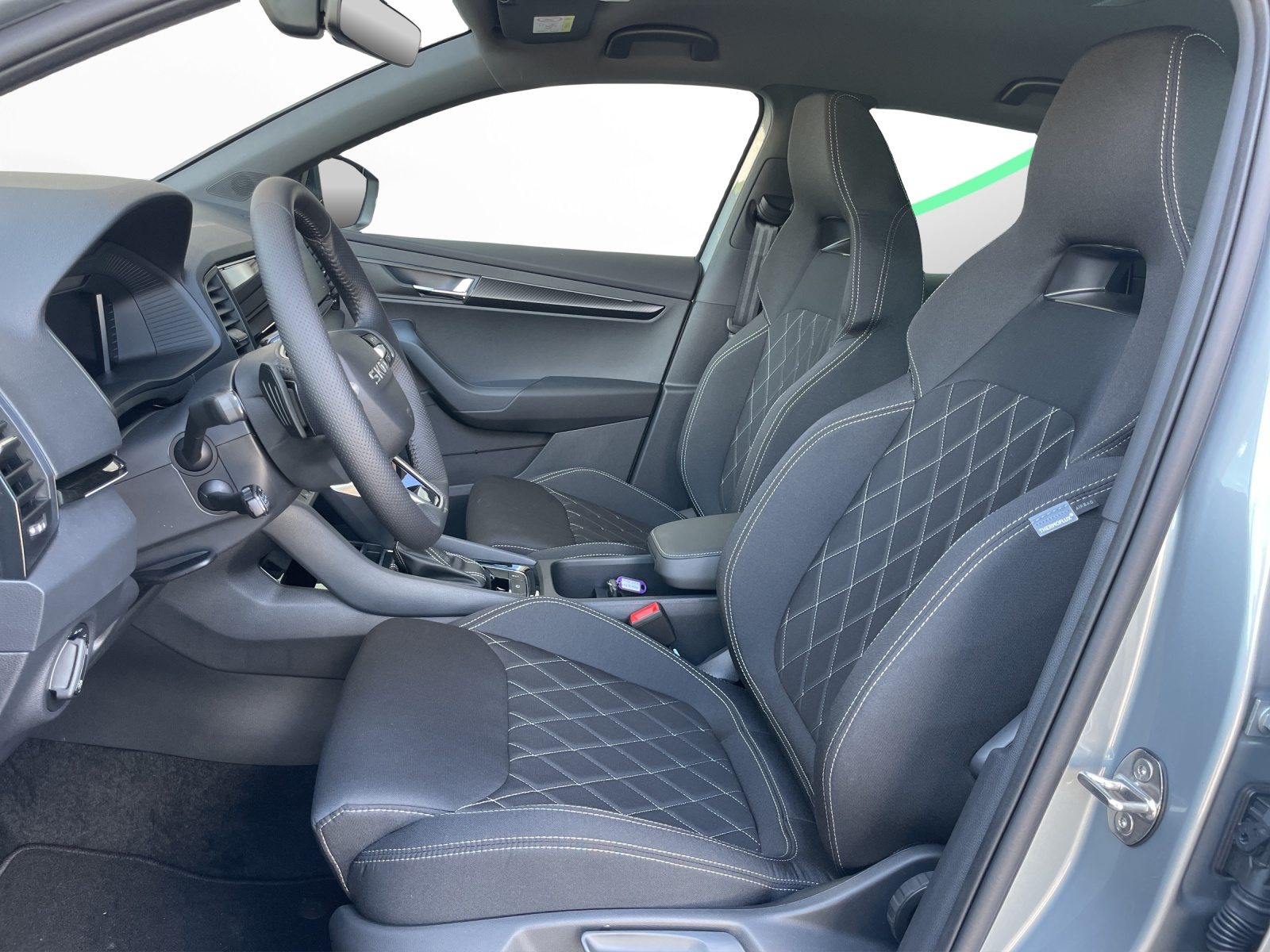 SKODA Karoq Sportline, Petrol, New car, Automatic - 7