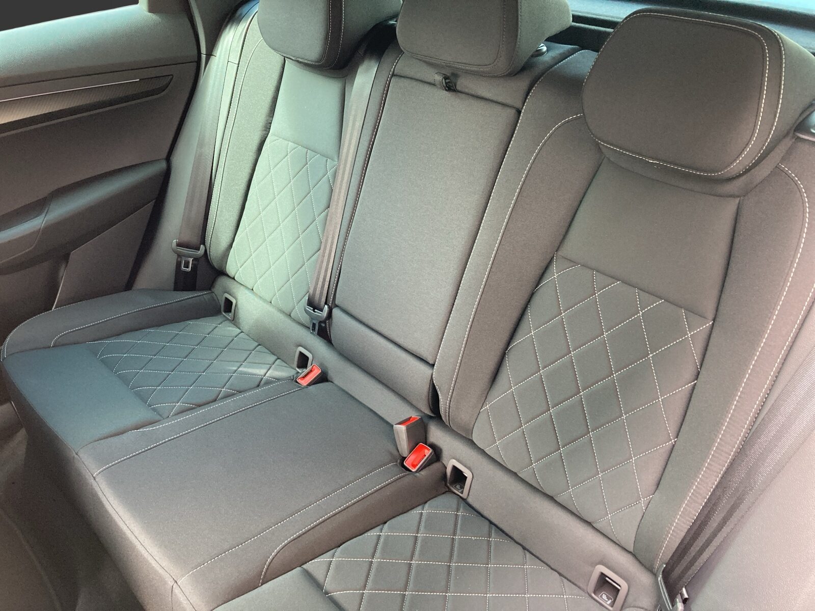 SKODA Karoq Sportline, Petrol, New car, Automatic - 7