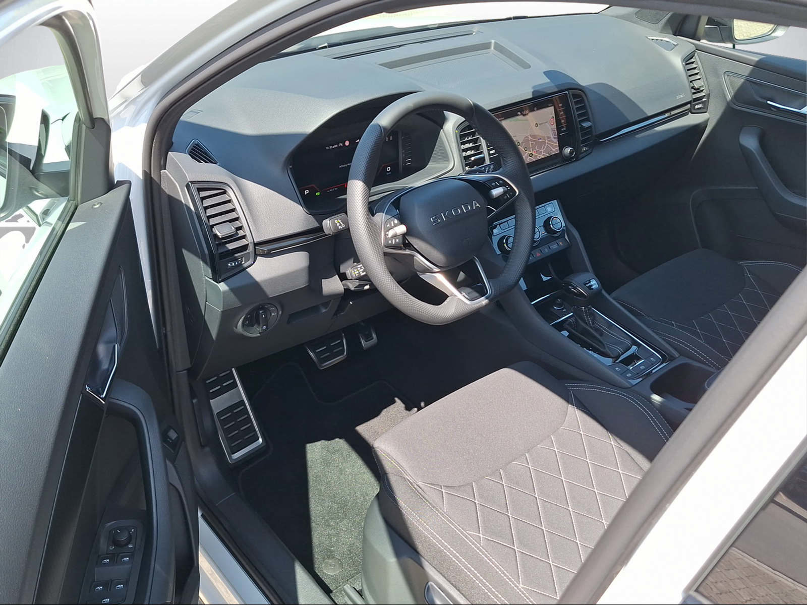 SKODA Karoq «Dynamic» Limited Edition (Netto), Benzin, Neuwagen, Automatik - 6