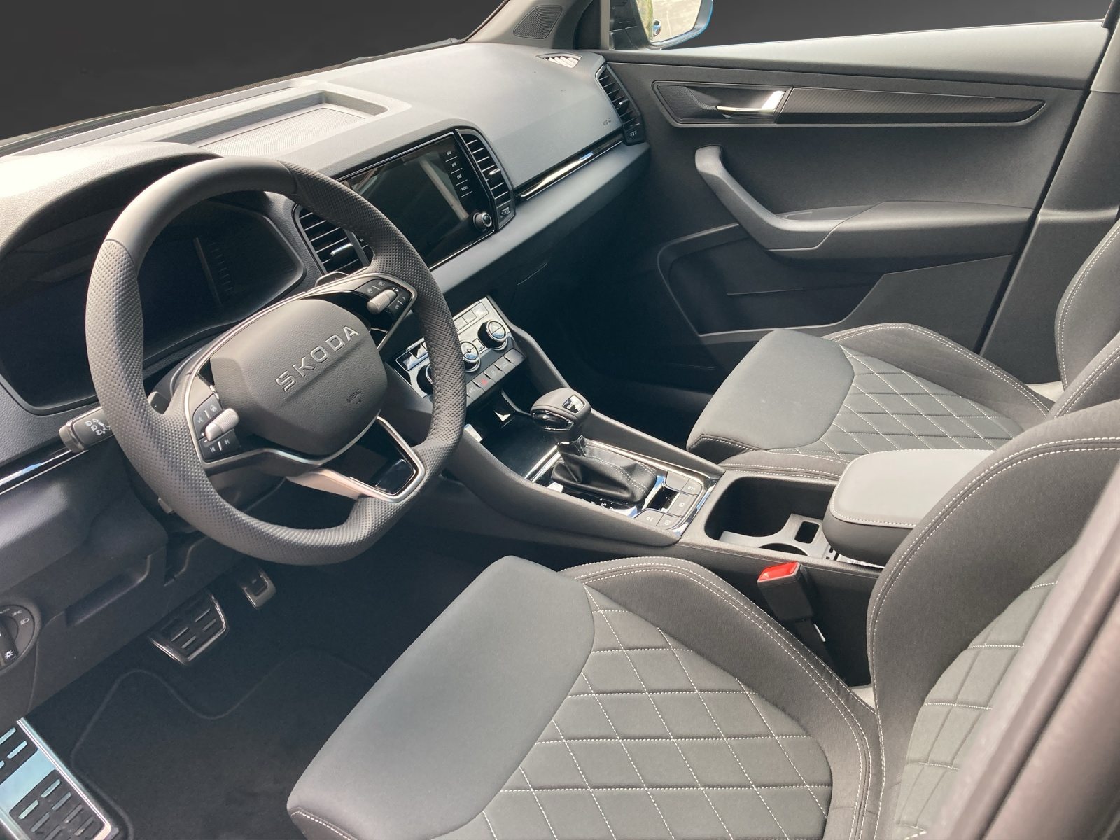 SKODA Karoq Sportline, Benzin, Neuwagen, Automatik - 6