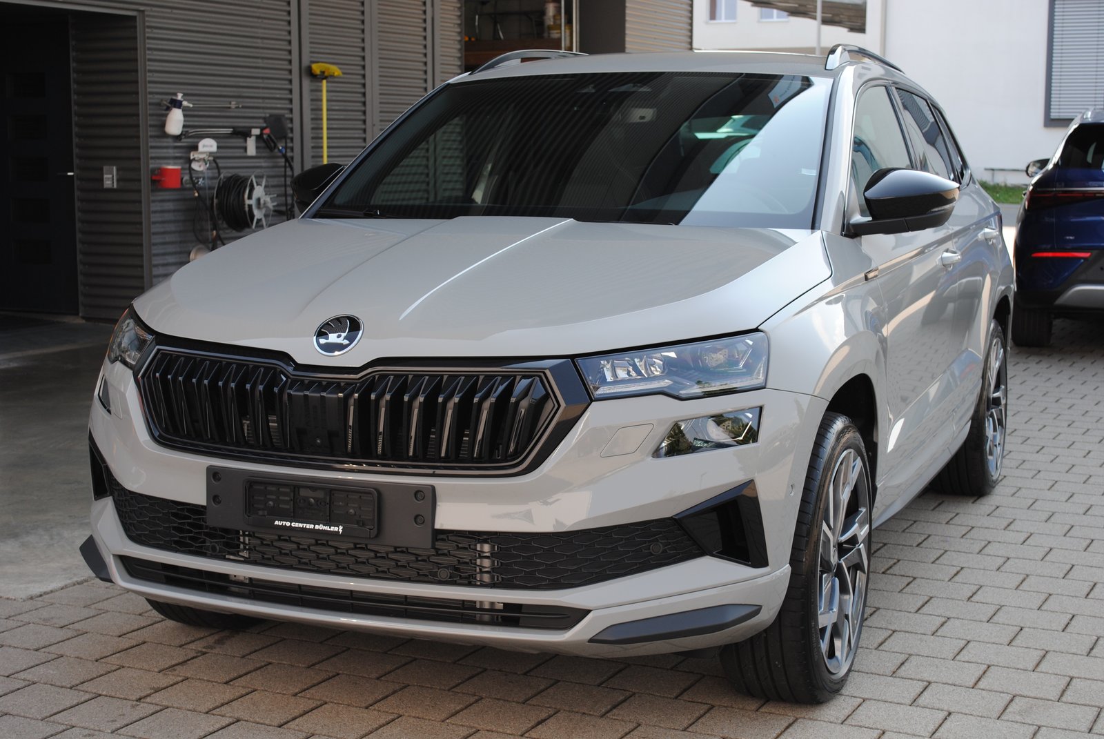 SKODA Karoq 2.0 TSI SportLine 4x4 DSG, Benzin, Neuwagen, Automatik - 2