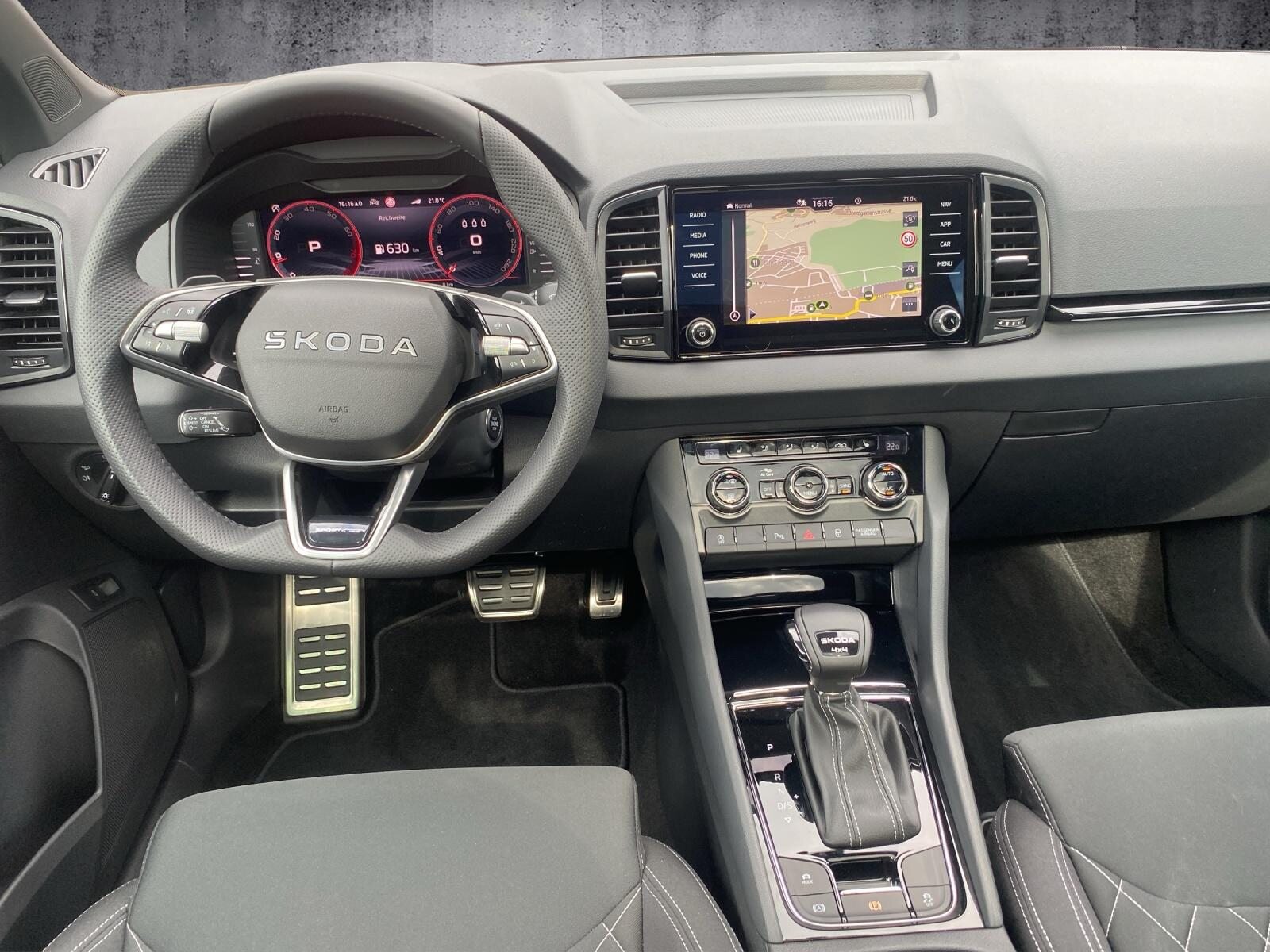 SKODA Karoq 2.0 TSI SportLine 4x4 DSG, Petrol, New car, Automatic - 6