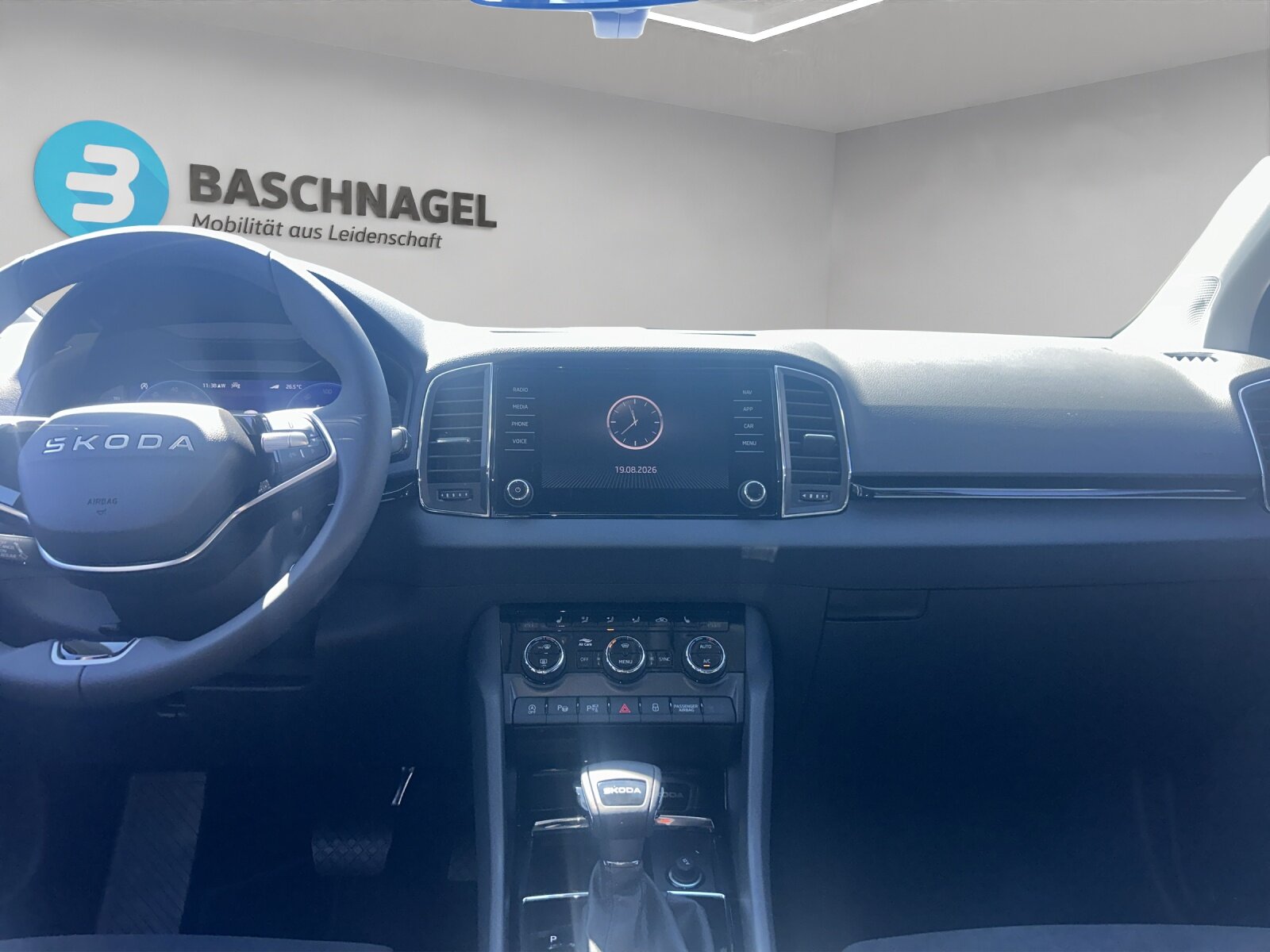 SKODA Karoq 1.5 TSI Dynamic DSG, Benzina, Auto nuove, Automatico - 5