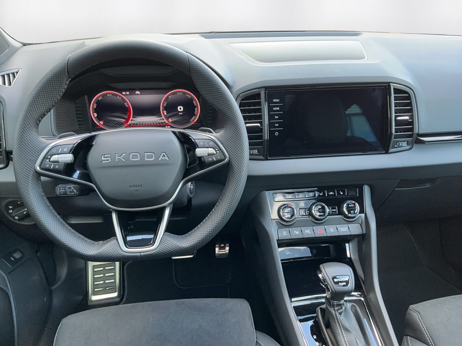 SKODA Karoq Sportline, Petrol, New car, Automatic - 7