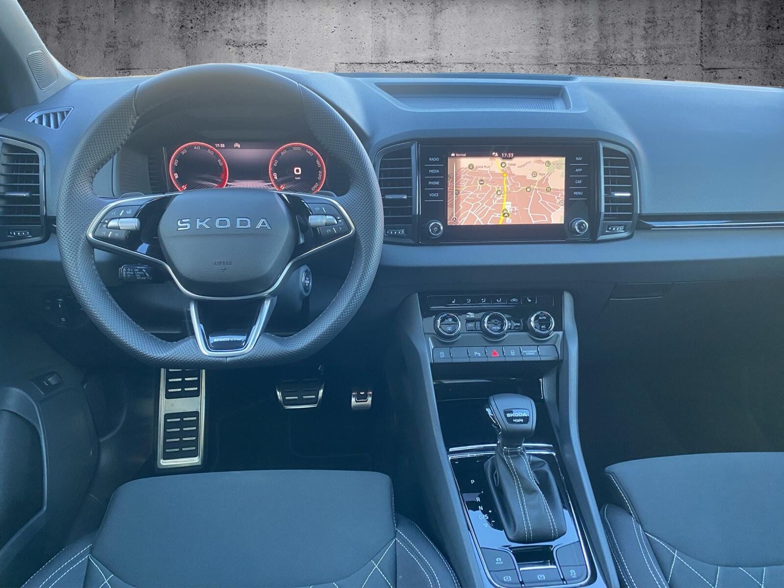 SKODA Karoq 2.0 TSI SportLine 4x4 DSG, Essence, Voiture nouvelle, Automatique - 6