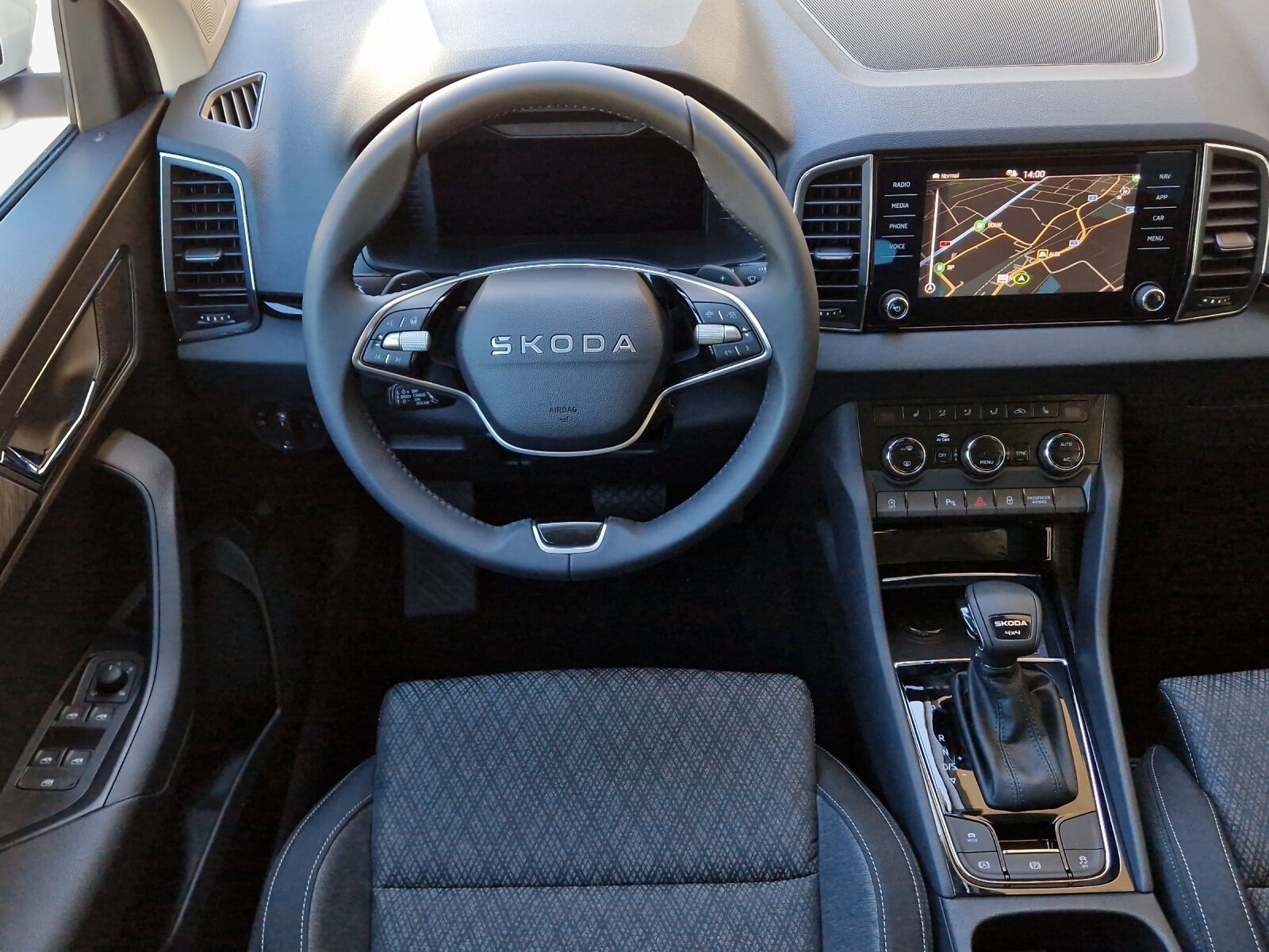 SKODA Karoq Selection, Diesel, Auto nuove, Automatico - 5