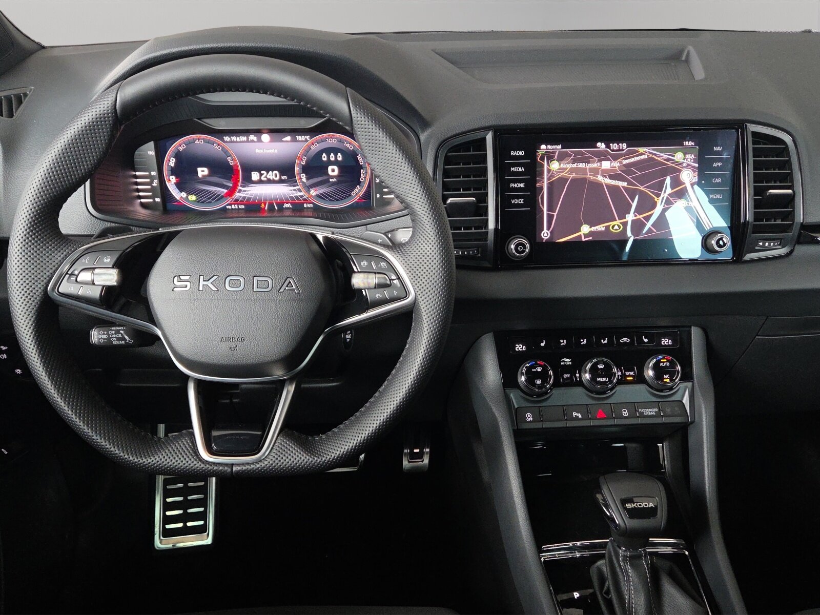 SKODA Karoq 1.5 TSI SportLine DSG, Petrol, New car, Automatic - 7