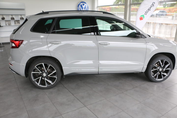 SKODA Karoq 2.0 TSI SportLine DSG 4x4, Benzin, Occasion / Gebraucht, Automatik - 3