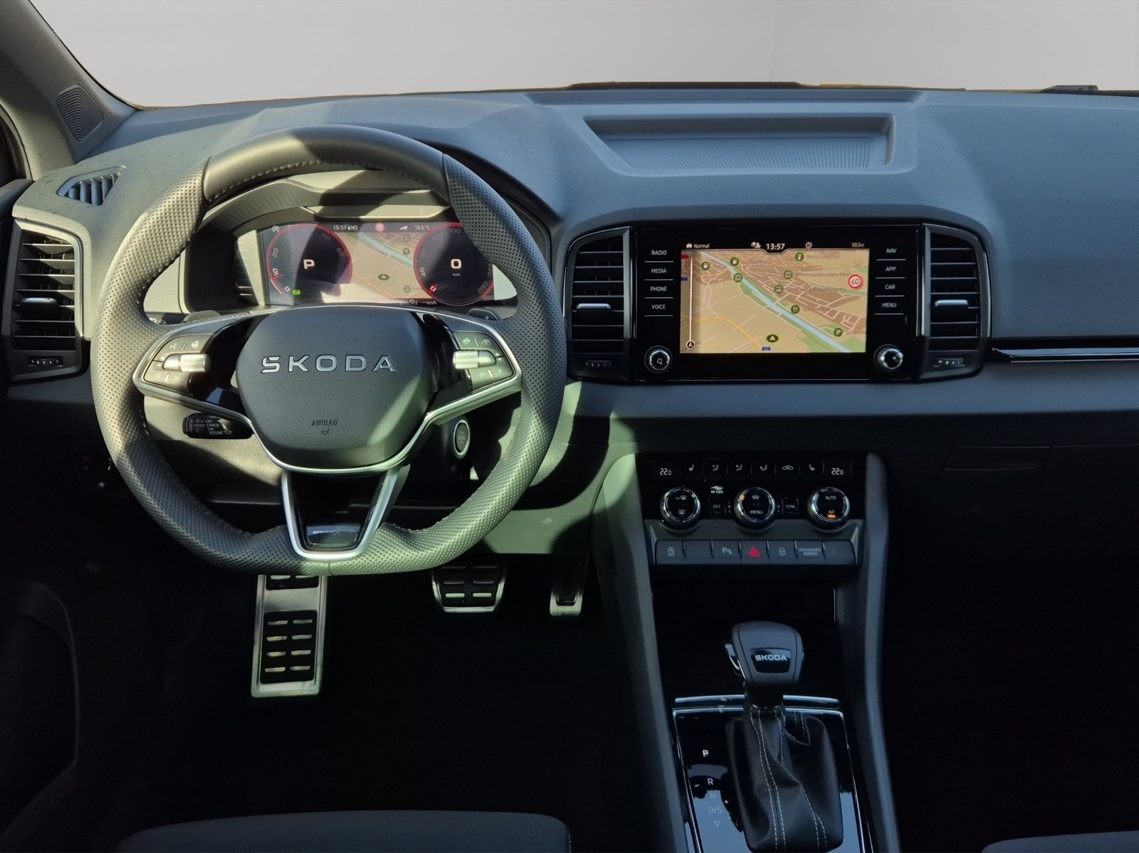 SKODA Karoq 1.5 TSI SportLine DSG, Benzin, Occasion / Gebraucht, Automatik - 7