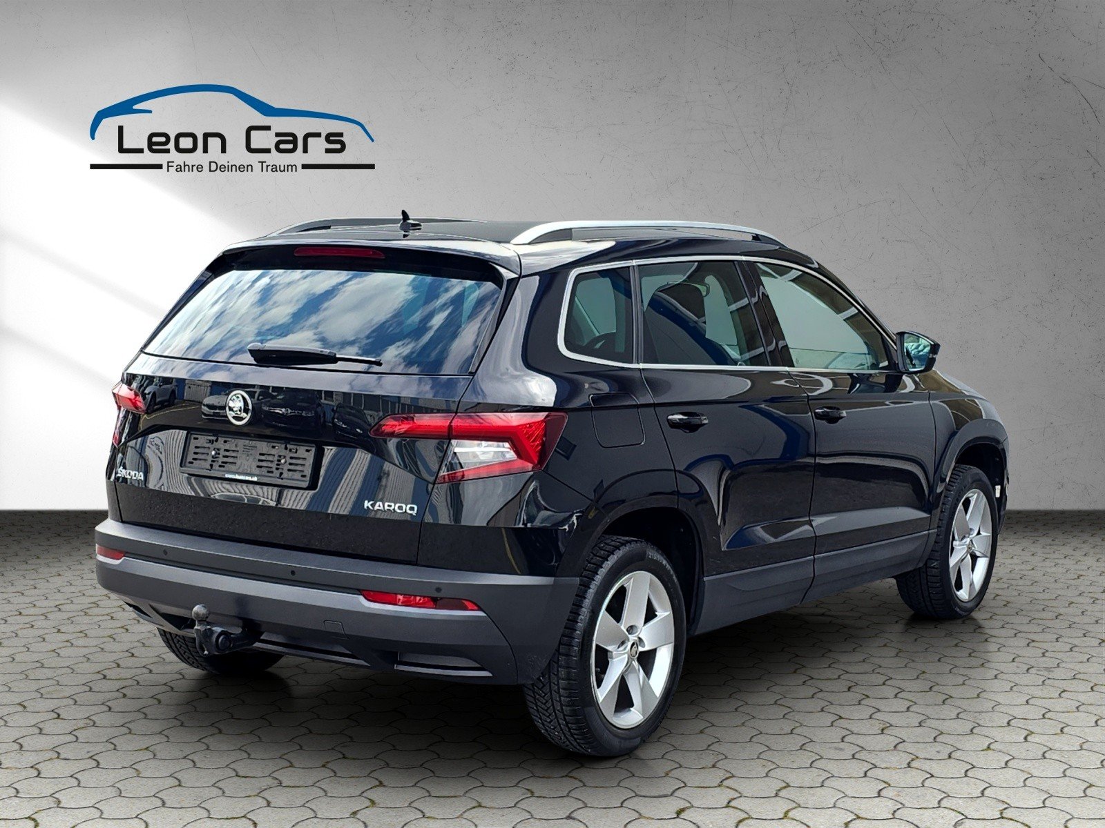 SKODA Karoq 1.6 TDI DSG CR Smile mit AHK, Diesel, Occasion / Gebraucht, Automatik - 4