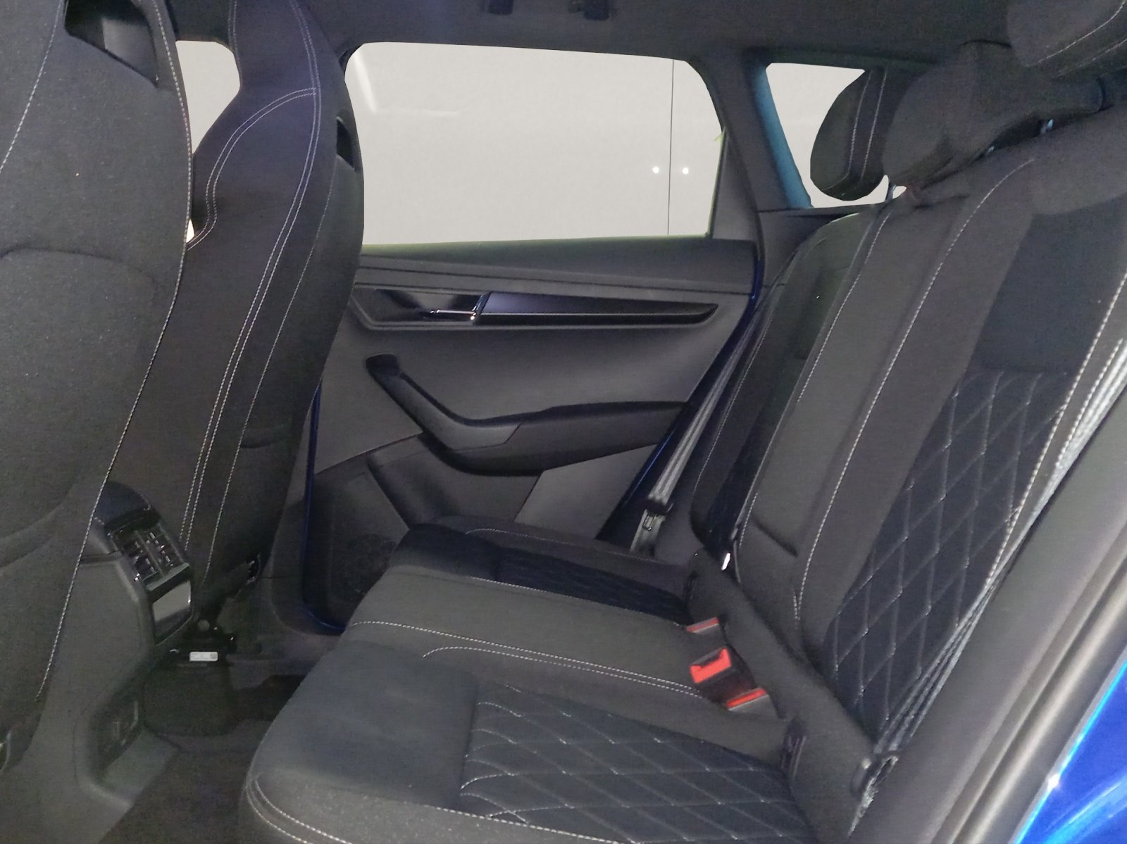 SKODA Karoq 2.0 TDI SportLine 4x4 DSG, Diesel, Occasion / Gebraucht, Automatik - 6