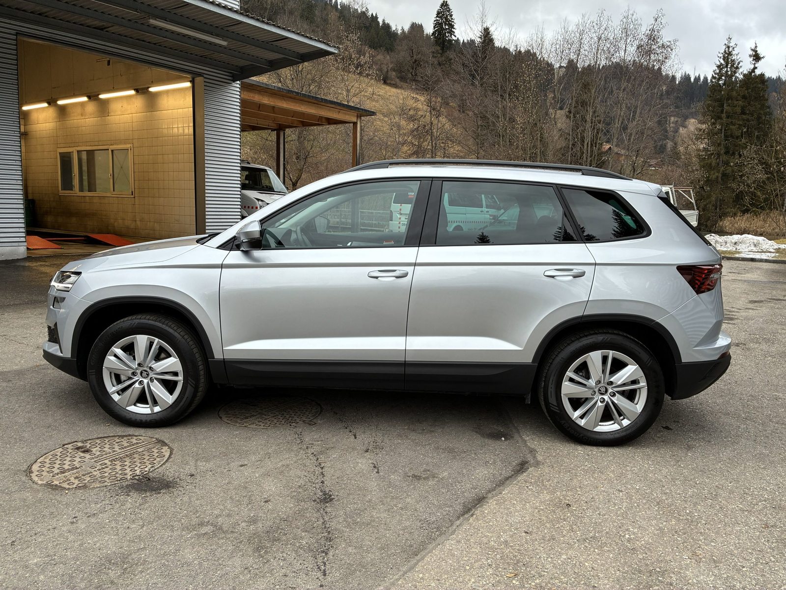 SKODA Karoq Selection, Diesel, Occasion / Gebraucht, Automatik - 2