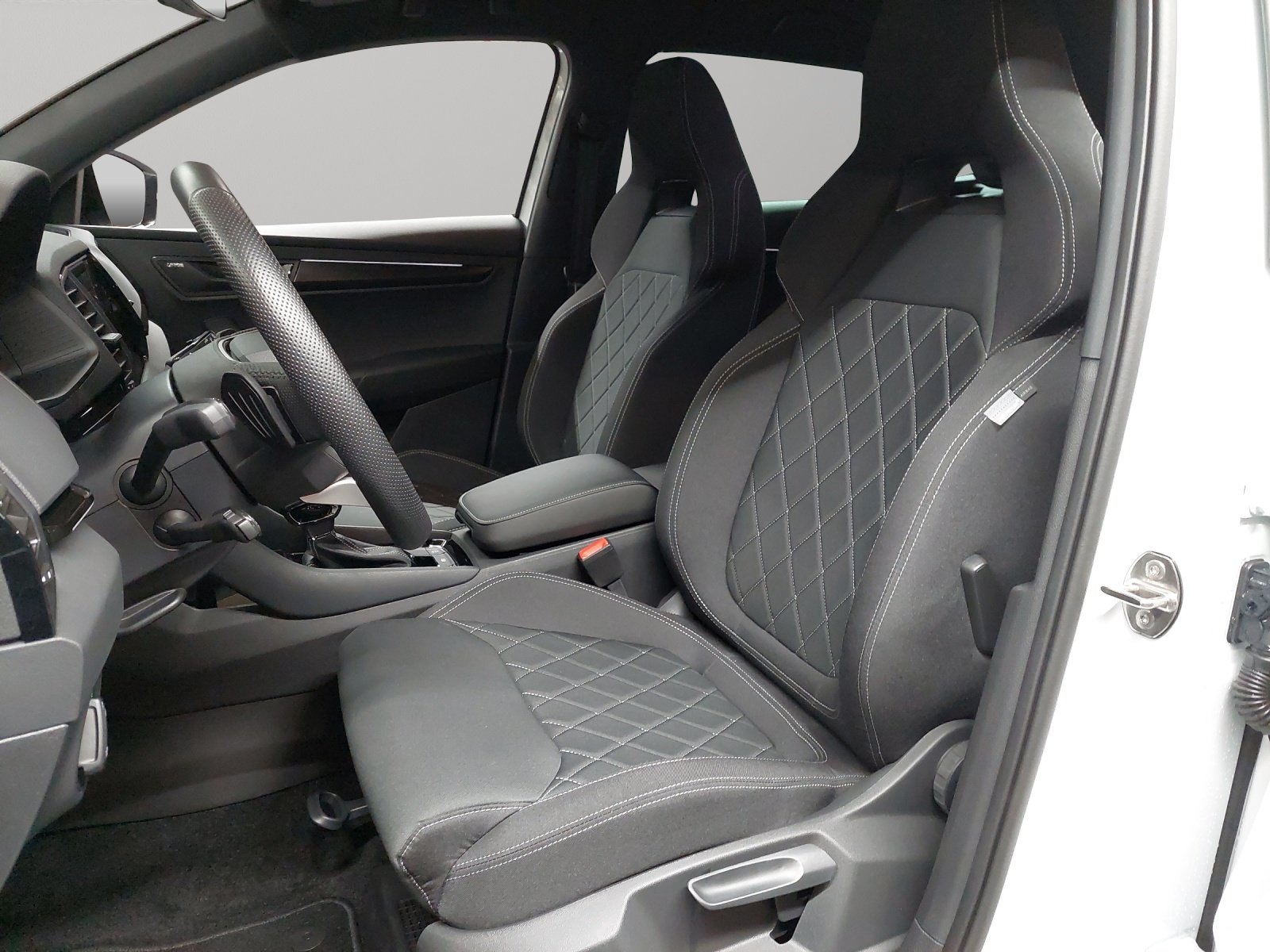 SKODA Karoq 2.0 TSI SportLine 4x4 DSG, Benzin, Occasion / Gebraucht, Automatik - 6