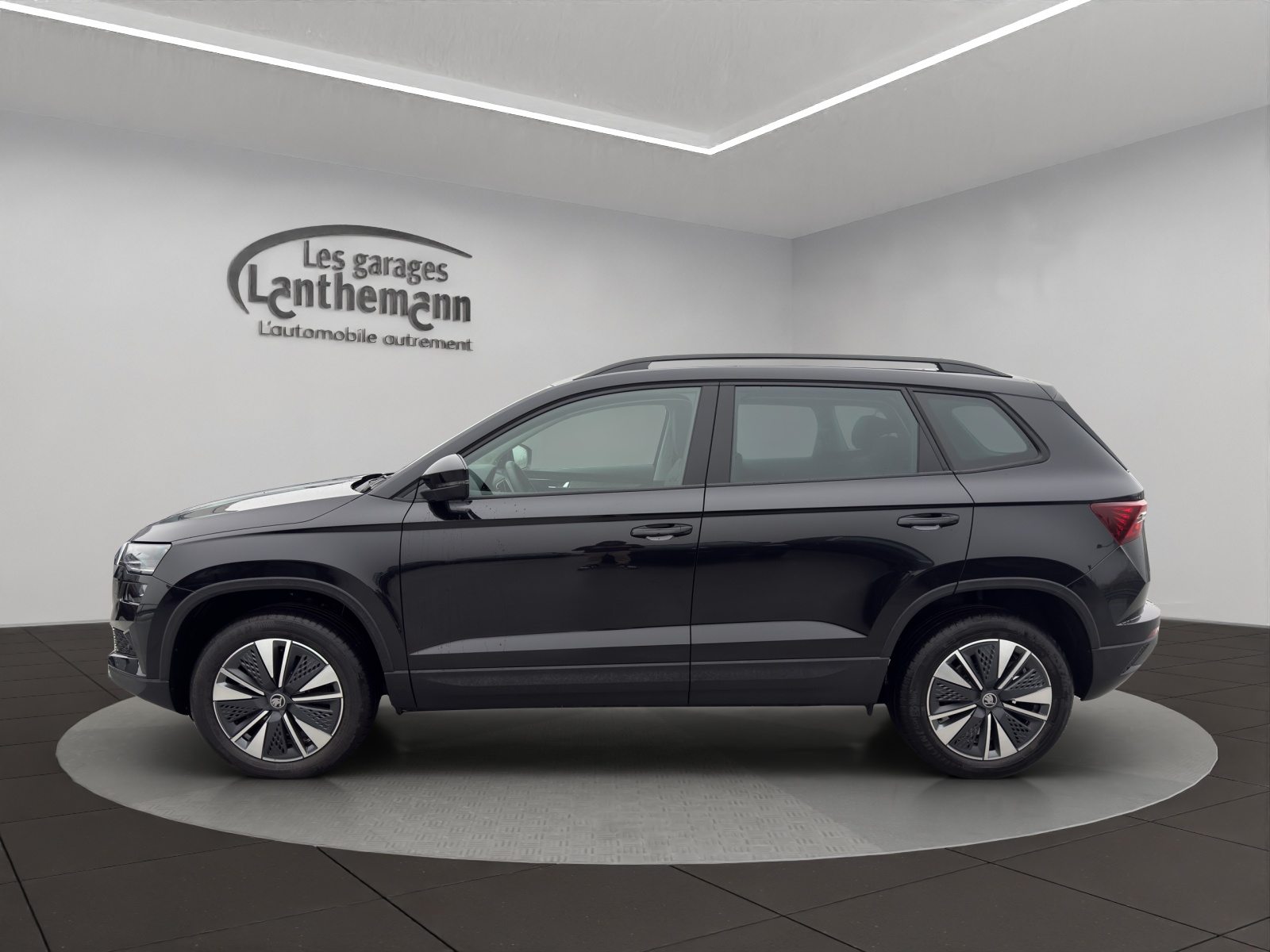 SKODA Karoq Dynamic (Netto), Benzin, Occasion / Gebraucht, Automatik - 2