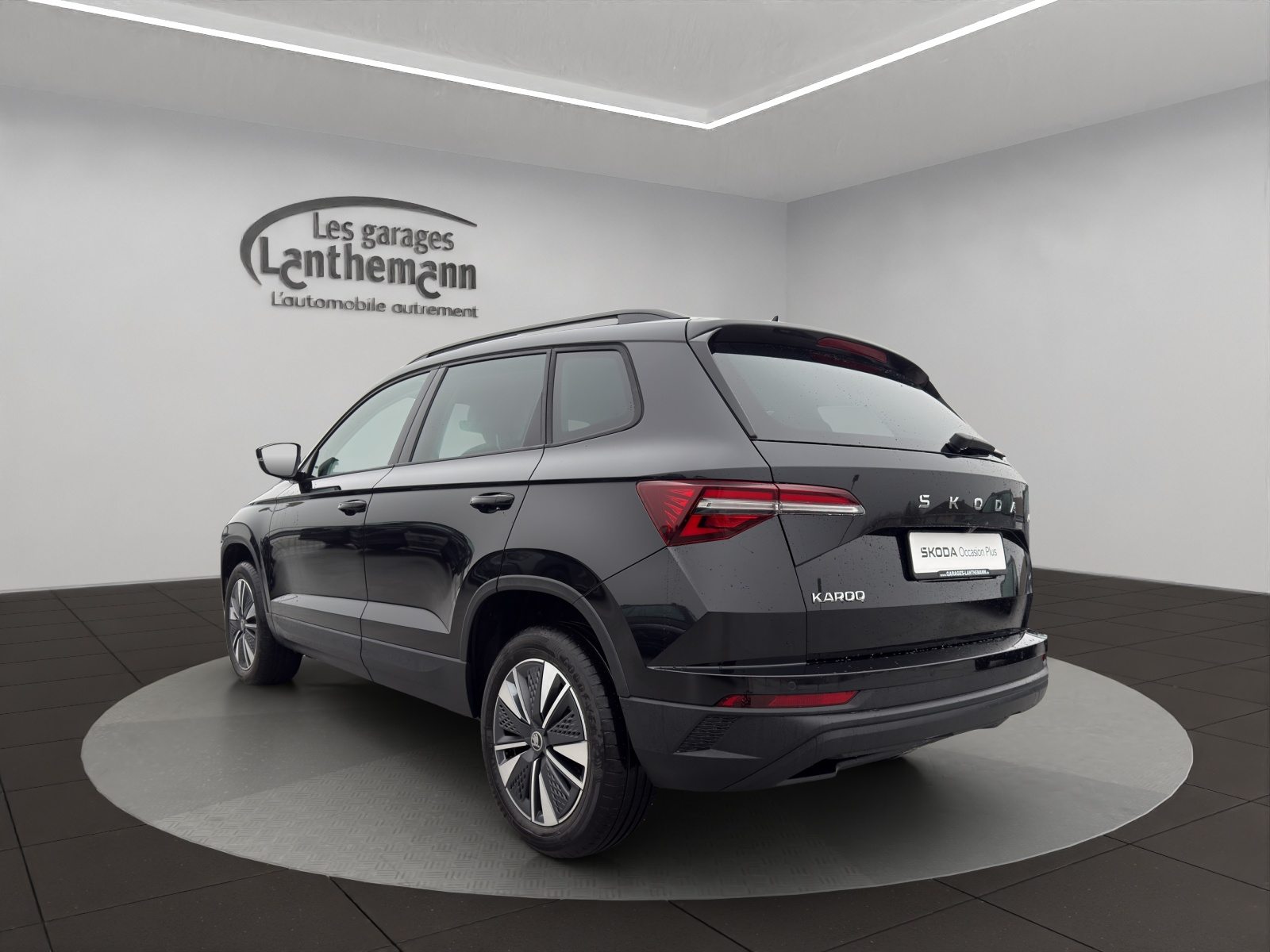 SKODA Karoq Dynamic (Netto), Benzin, Occasion / Gebraucht, Automatik - 3