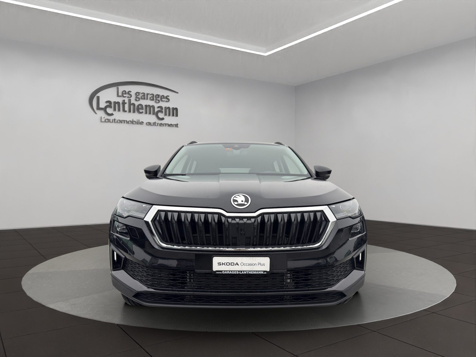 SKODA Karoq Dynamic (Netto), Benzin, Occasion / Gebraucht, Automatik - 7