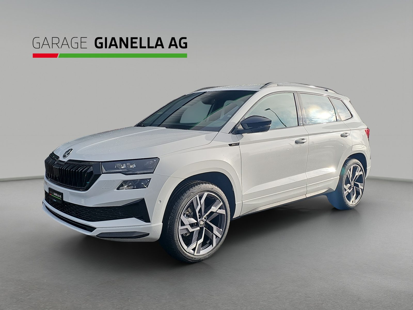 SKODA Karoq Sportline, Petrol, Second hand / Used, Automatic