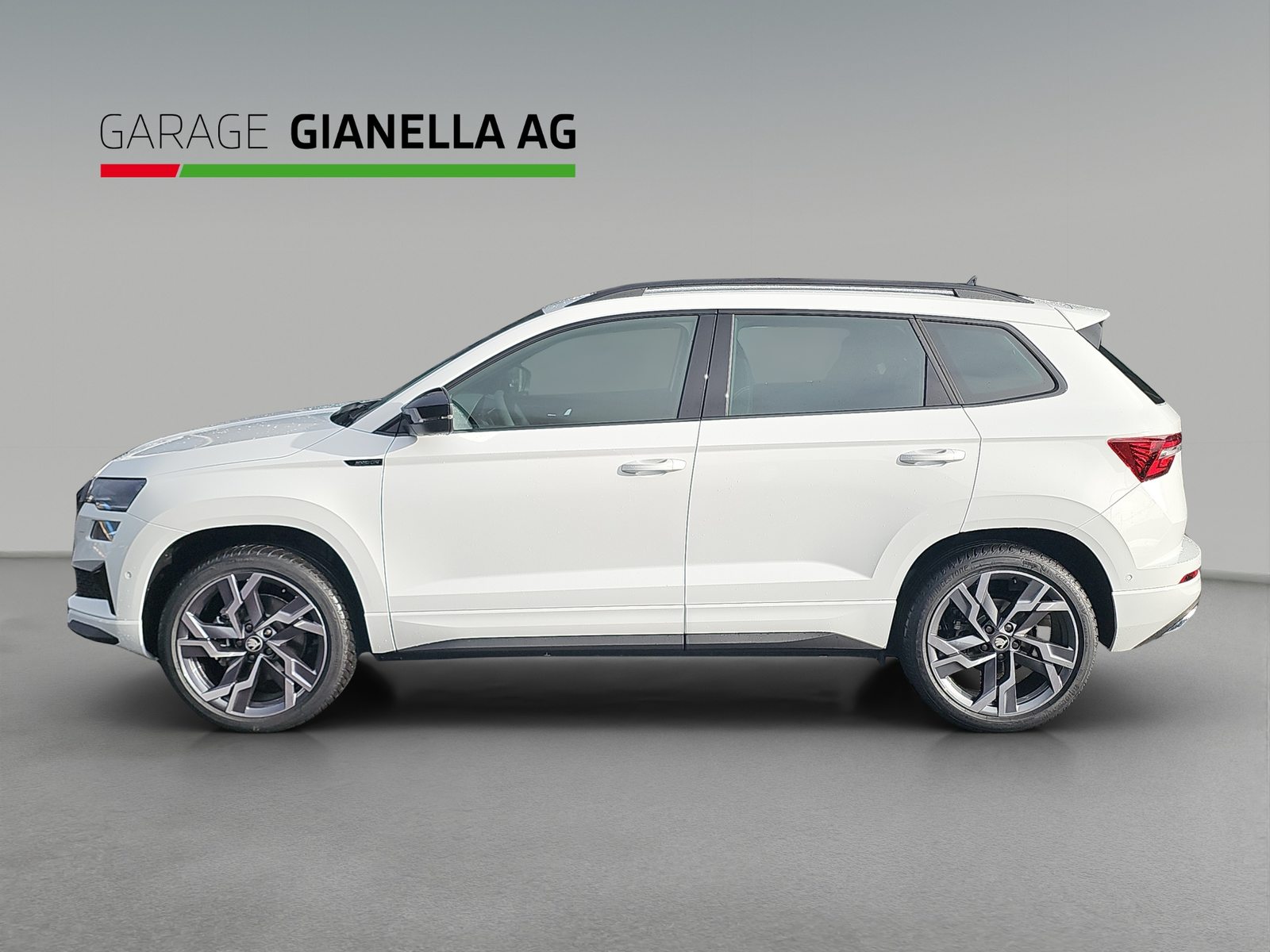 SKODA Karoq Sportline, Petrol, Second hand / Used, Automatic - 3