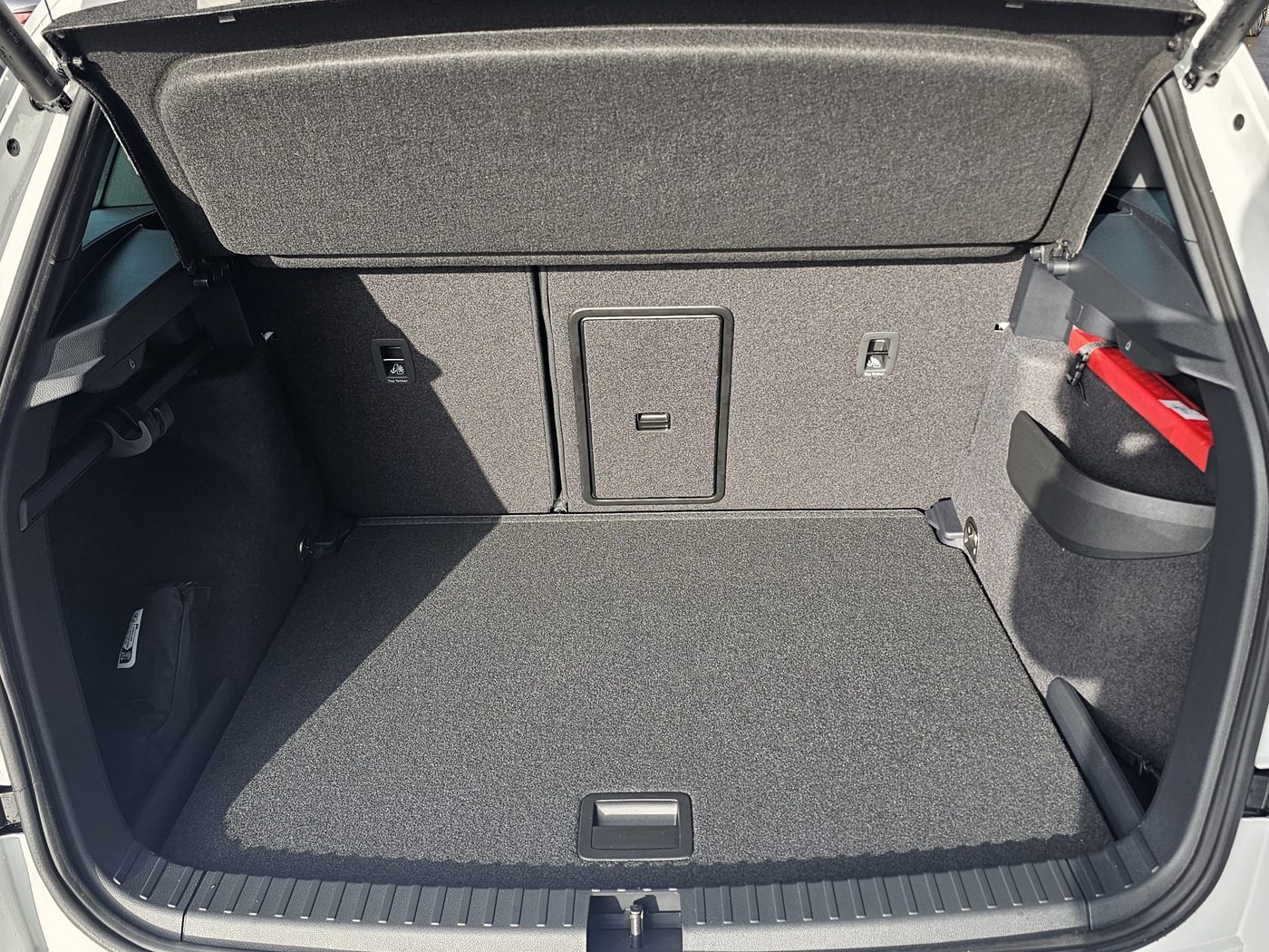 SKODA Karoq Sportline, Petrol, Second hand / Used, Automatic - 7