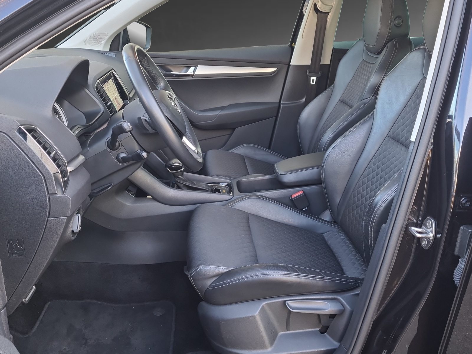 SKODA KAROQ Smile 4x4 (Netto), Diesel, Occasion / Gebraucht, Automatik - 6
