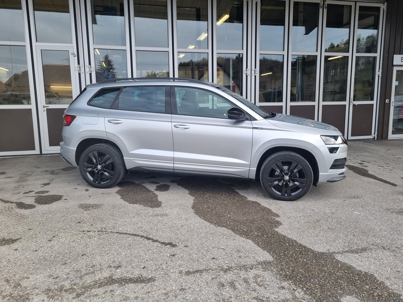 SKODA Karoq 1.5 TSI ACT SportLine DSG, Benzin, Occasion / Gebraucht, Automatik - 3