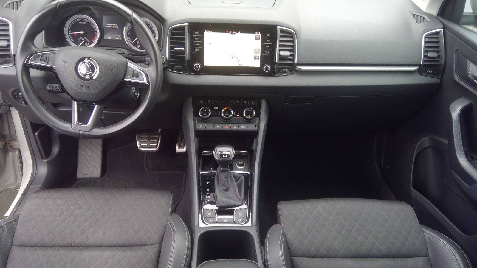 SKODA Karoq 2.0 TDI CR Smile 4x4 DSG, Diesel, Occasion / Gebraucht, Automatik - 4
