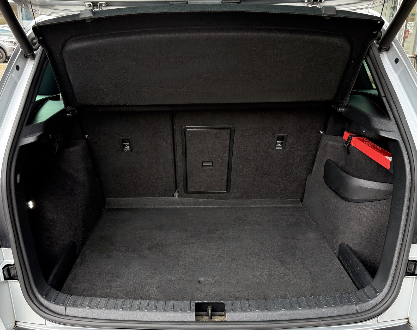 SKODA Karoq 2.0 TDI SCR SportLine 4x4 DSG, Diesel, Occasion / Gebraucht, Automatik - 7